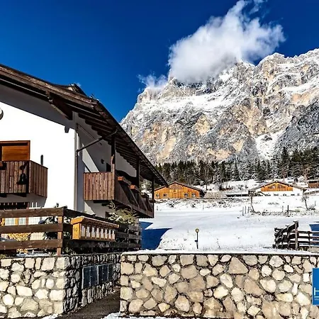 Ferienhaus Dolomites Stunning View & Garden *